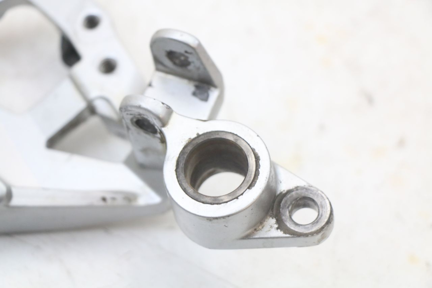 photo de RECHTE VORDERE FUßRASTENHALTERUNG YAMAHA FJR ABS 1300 (2006 - 2012)