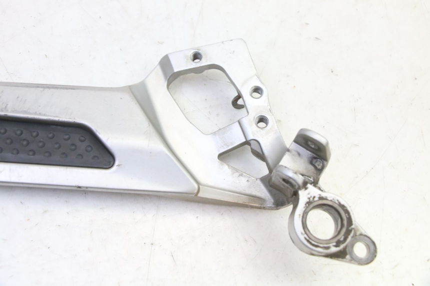 photo de RECHTE VORDERE FUßRASTENHALTERUNG YAMAHA FJR ABS 1300 (2006 - 2012)