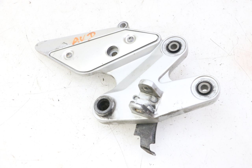 photo de FUSSRASTEN HALTEPLATTEN VORN RECHT YAMAHA FZ6 FAZER S2 600 (2007 - 2011)