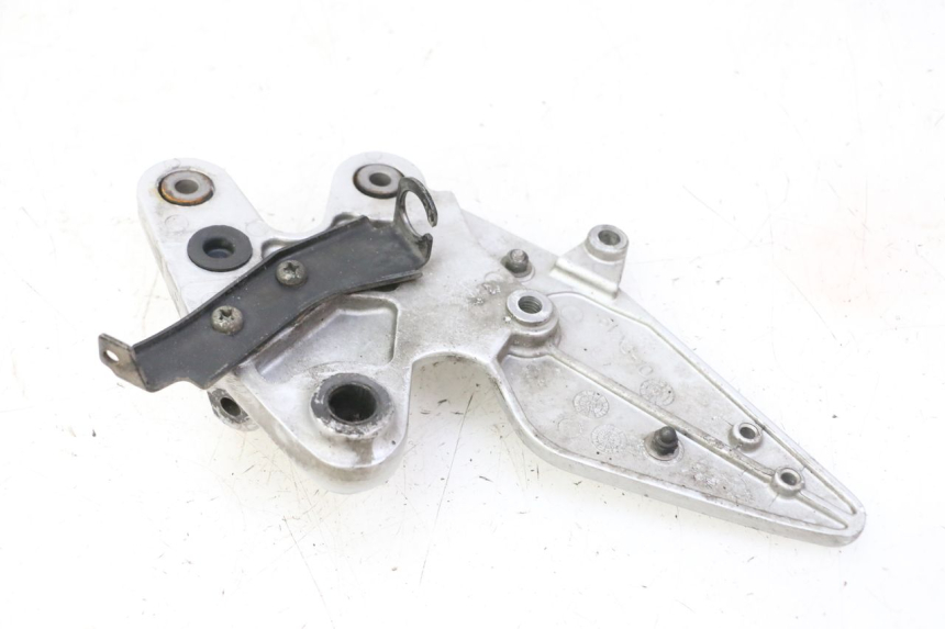 photo de FUSSRASTEN HALTEPLATTEN VORN RECHT YAMAHA FZ6 FAZER S2 600 (2007 - 2011)