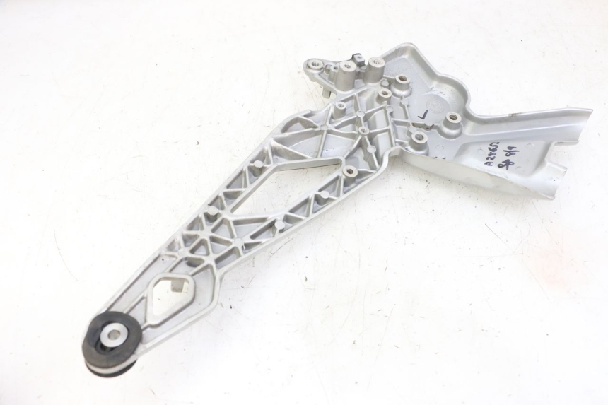 photo de FUSSRASTEN HALTEPLATTEN VORN RECHT BMW G310 R 310 (2016 - 2020)