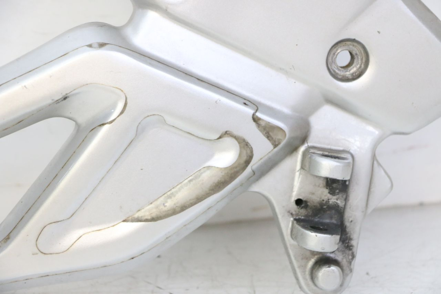 photo de FUSSRASTEN HALTEPLATTEN VORN RECHT BMW G310 R 310 (2016 - 2020)