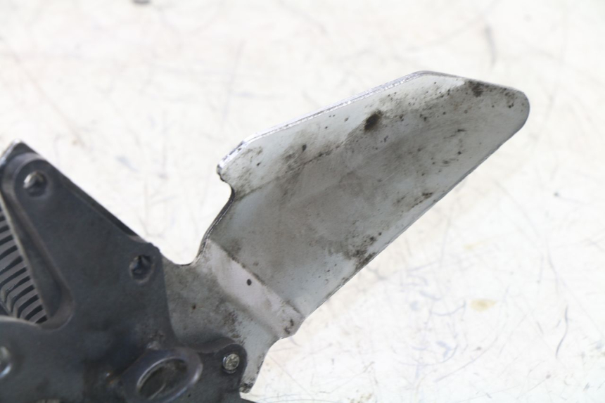 photo de FUSSRASTEN HALTEPLATTEN VORN RECHT SUZUKI GS / GSE 500 (1990 - 2000)