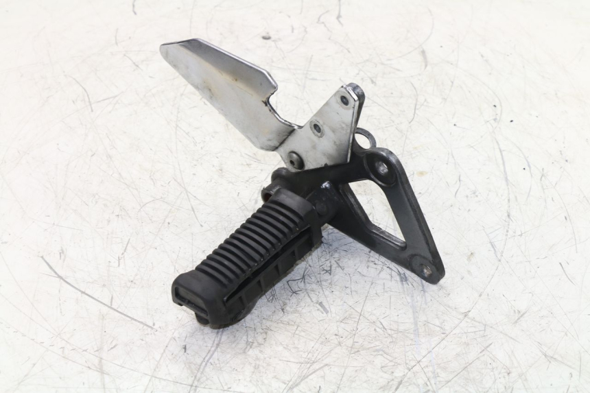 photo de FUSSRASTEN HALTEPLATTEN VORN RECHT SUZUKI GS / GSE 500 (1990 - 2000)