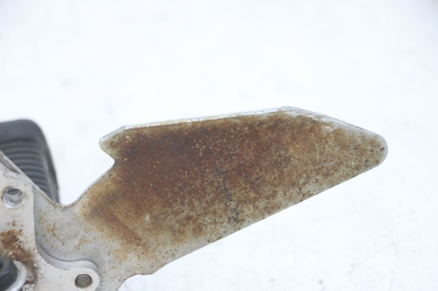 photo de FUSSRASTEN HALTEPLATTEN VORN RECHT SUZUKI GS GSE 500 (2001 - 2003)