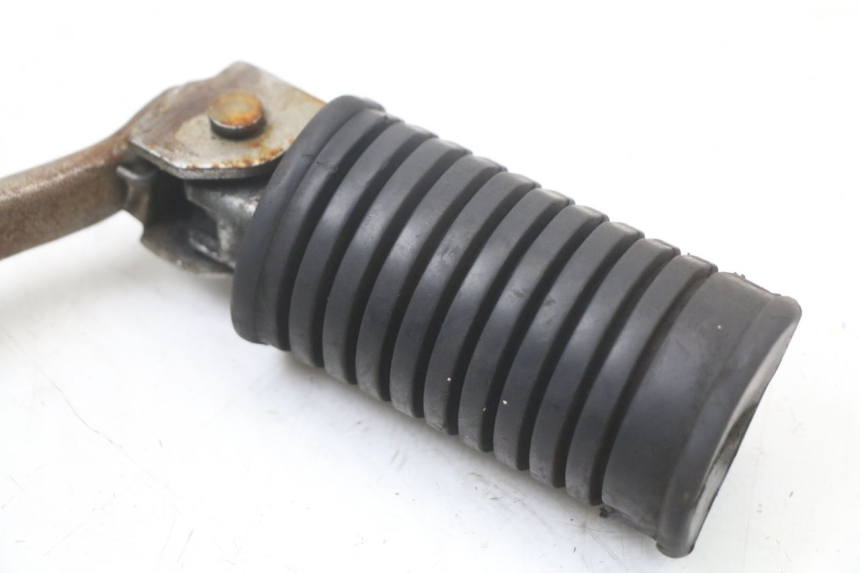 photo de FUSSRASTEN HALTEPLATTEN VORN RECHT SUZUKI GSX E 250 (1982 - 1983)