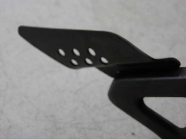 photo de FUSSRASTEN HALTEPLATTEN VORN RECHT HONDA CBF 125 (2009 - 2015)