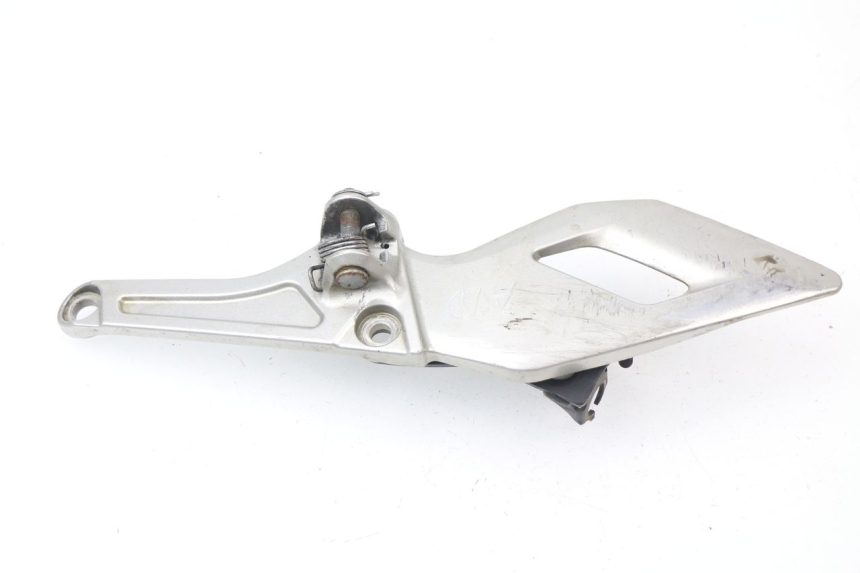 photo de FUSSRASTEN HALTEPLATTEN VORN RECHT HONDA VFR F 1200 (2010 - 2015)