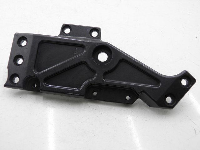 photo de VORDERE RECHTE FUßRASTENHALTERUNG KAWASAKI ZEPHYR 550 (1991 - 1998)