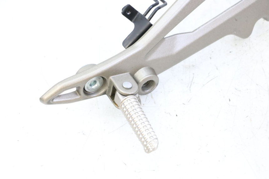 photo de FUSSRASTEN HALTEPLATTEN VORN RECHT KIDEN KD125-G 125 (2018 - 2022)