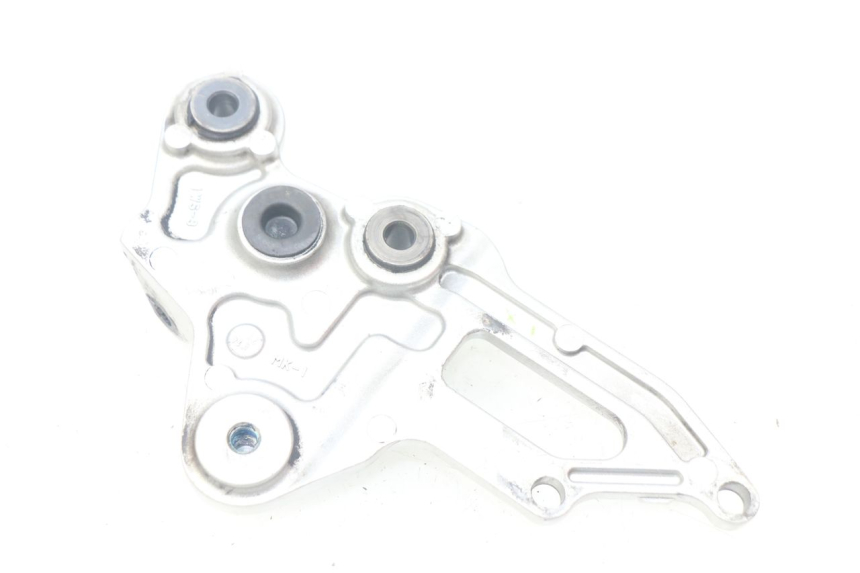 photo de RECHTE VORDERE FUßRASTENHALTERUNG YAMAHA MT-07 MT07 ABS 700 (2014 - 2017)