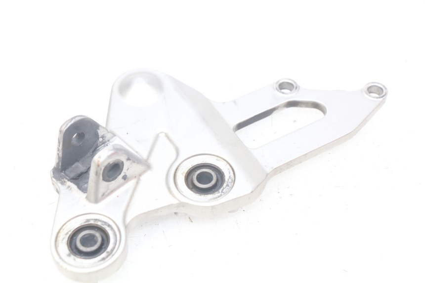 photo de RECHTE VORDERE FUßRASTENHALTERUNG YAMAHA MT-07 MT07 ABS 700 (2014 - 2017)