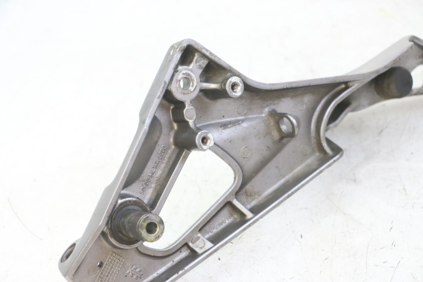 photo de FUSSRASTEN HALTEPLATTEN VORN RECHT HONDA NTV DEAUVILLE ABS 700 (2007 - 2016)