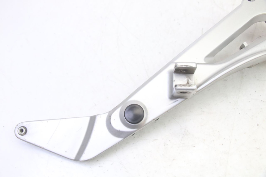 photo de FUSSRASTEN HALTEPLATTEN VORN RECHT HONDA NTV DEAUVILLE 650 (2001 - 2006)