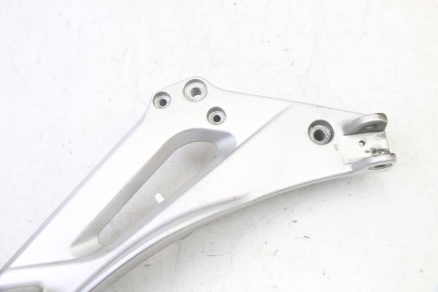 photo de FUSSRASTEN HALTEPLATTEN VORN RECHT HONDA NTV DEAUVILLE 650 (2001 - 2006)