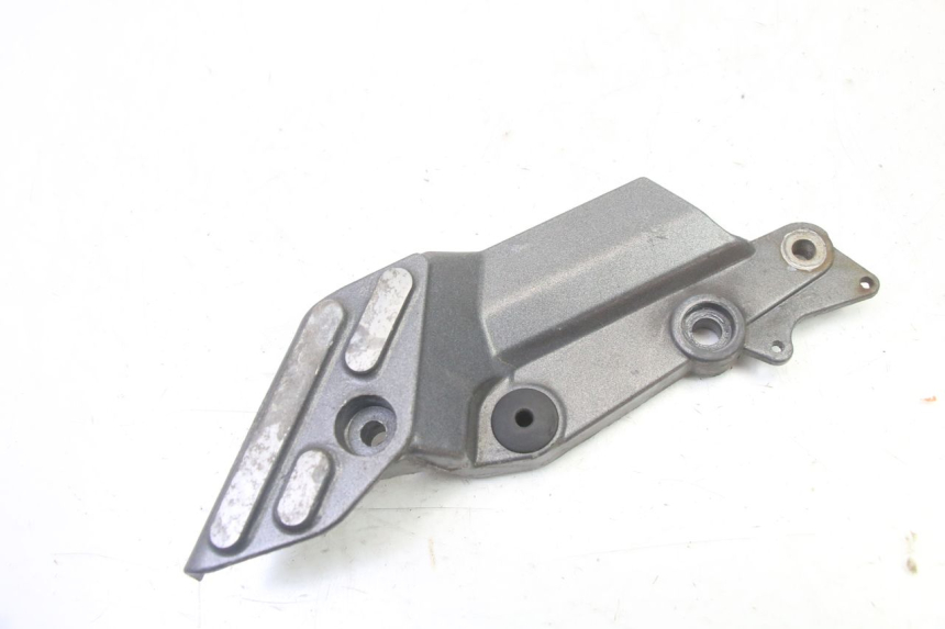 photo de FUSSRASTEN HALTEPLATTEN VORN RECHT TRIUMPH SPRINT 900 (1995 - 1998)