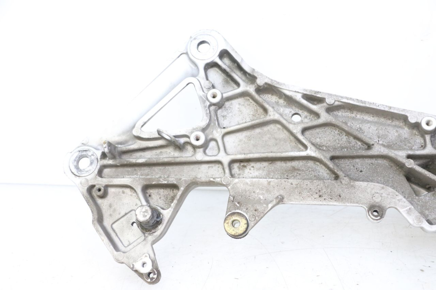 photo de FUSSRASTEN HALTEPLATTEN VORN RECHT HONDA ST PAN EUROPEAN 1300 (2002 - 2013)