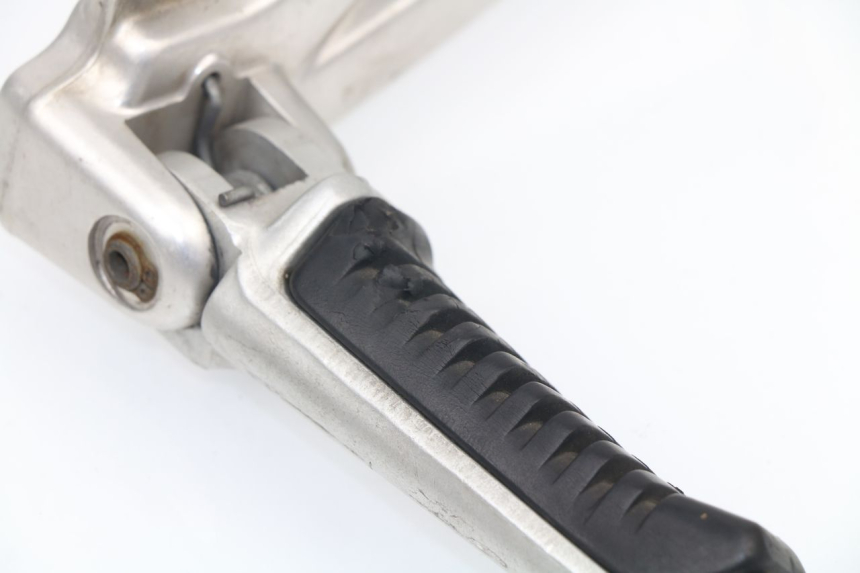 photo de FUSSRASTEN HALTEPLATTEN VORN RECHT DUCATI ST2 944 (1997 - 2003)
