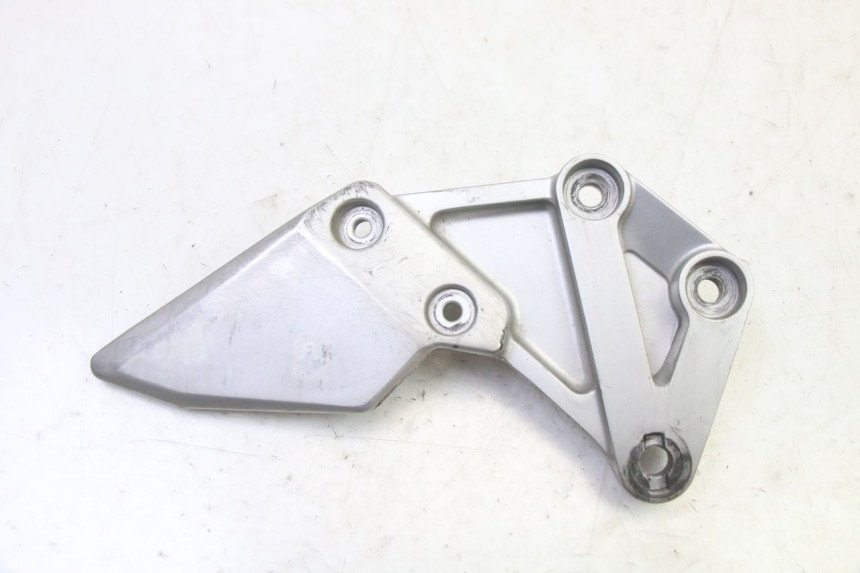 photo de FUSSRASTEN HALTEPLATTEN VORN RECHT SUZUKI SV S 650 (2003 - 2009)