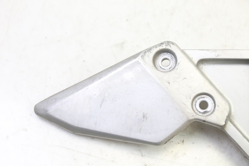 photo de FUSSRASTEN HALTEPLATTEN VORN RECHT SUZUKI SV S 650 (2003 - 2009)