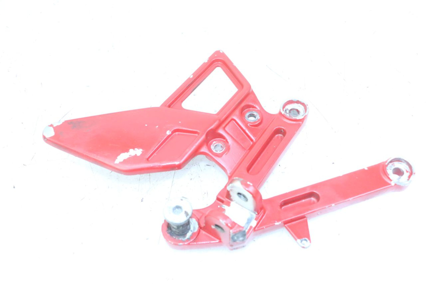 photo de FUSSRASTEN HALTEPLATTEN VORN RECHT YAMAHA TZR 50 (2008 - 2016)