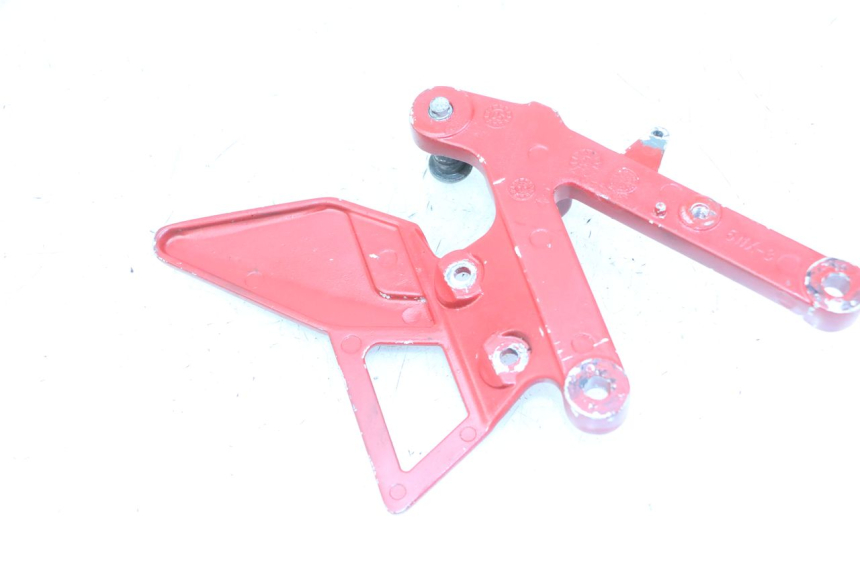 photo de FUSSRASTEN HALTEPLATTEN VORN RECHT YAMAHA TZR 50 (2008 - 2016)
