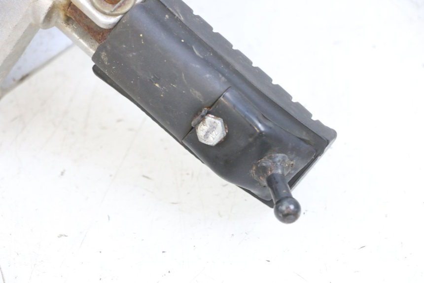 photo de FUSSRASTEN HALTEPLATTEN VORN RECHT DAELIM VJ ROADWIN FI 125 (2008 - 2017) - Zoom auf Gebrauchszustand