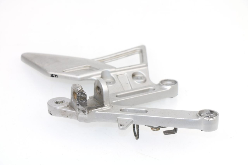 photo de FUSSRASTEN HALTEPLATTEN VORN RECHT MBK X-POWER 50 (2003 - 2017)