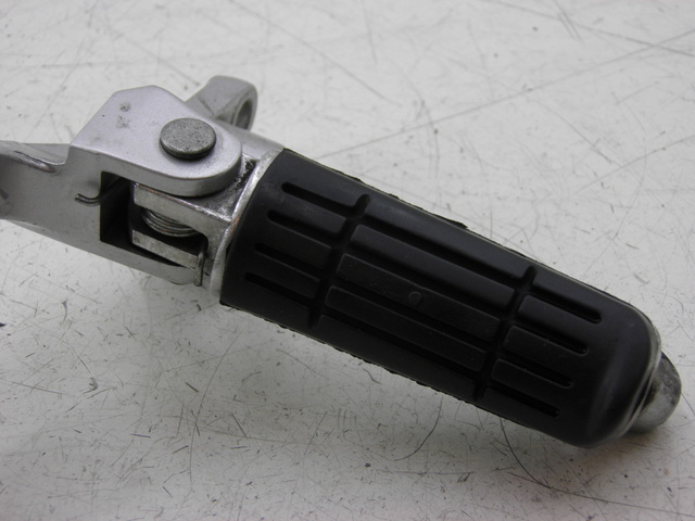 photo de FUSSRASTEN HALTEPLATTEN VORN RECHT YAMAHA FJR 1300 (2004 - 2005)