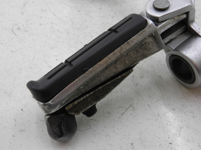 photo de FUSSRASTEN HALTEPLATTEN VORN RECHT YAMAHA FJR 1300 (2004 - 2005)
