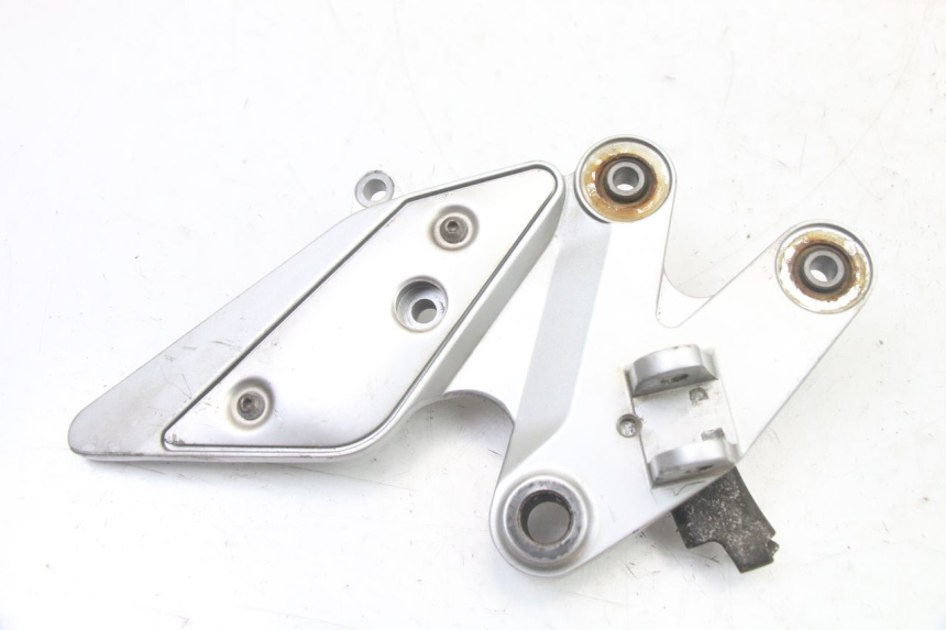 photo de FUSSRASTEN HALTEPLATTEN VORN RECHT YAMAHA FZ6 FAZER S2 600 (2007 - 2011)