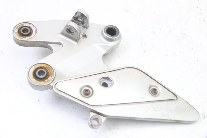 photo de FUSSRASTEN HALTEPLATTEN VORN RECHT YAMAHA FZ6 FAZER S2 600 (2007 - 2011)