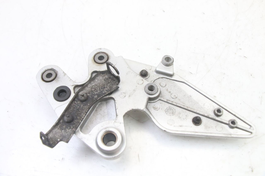 photo de FUSSRASTEN HALTEPLATTEN VORN RECHT YAMAHA FZ6 FAZER S2 600 (2007 - 2011)