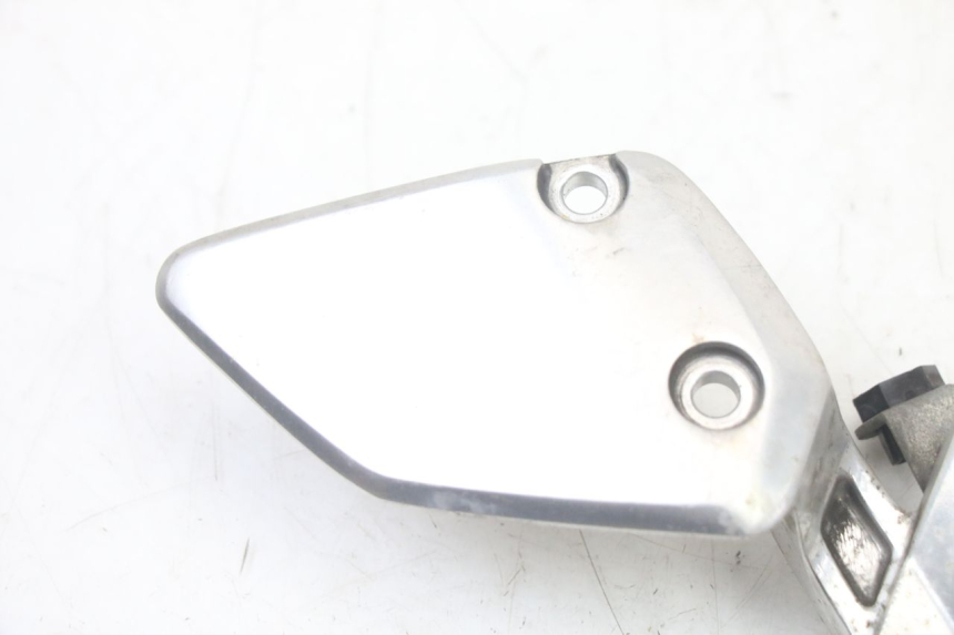 photo de RECHTE VORDERE FUßRASTENHALTERUNG YAMAHA FZS FAZER 600 (2001 - 2003)