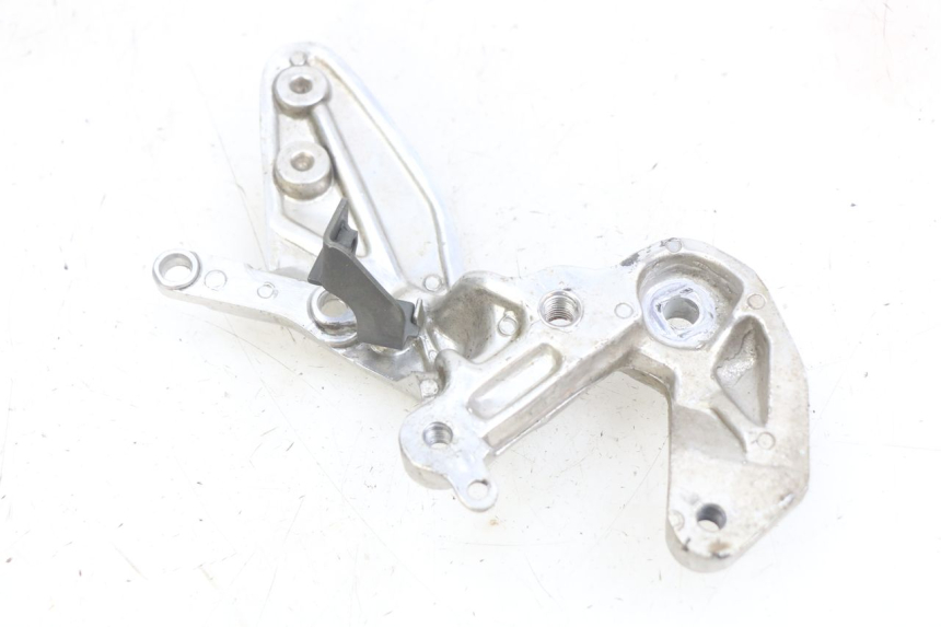 photo de RECHTE VORDERE FUßRASTENHALTERUNG YAMAHA YZF R THUNDERCAT 600 (1996 - 2003)
