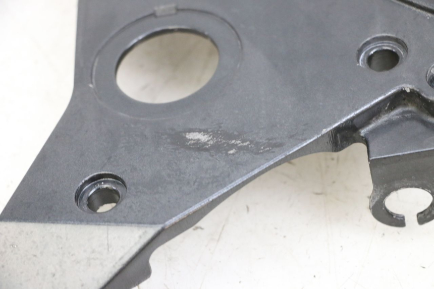 photo de FUSSRASTEN HALTEPLATTEN VORN RECHT KAWASAKI ZR 7 750 (1999 - 2001) - Technische Nahaufnahme