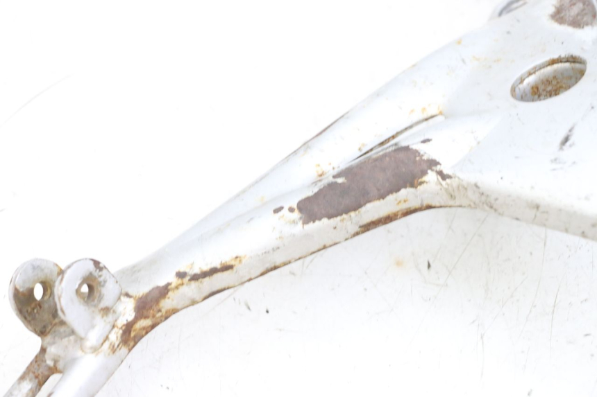 photo de FUSSRASTEN HALTEPLATTEN VORN LINKS MAG POWER BOMBERS 4T 50 (2016 - 2026) - Oberflächenzustand und Material