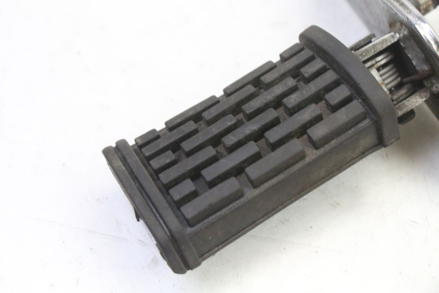 photo de FUSSRASTEN HALTEPLATTEN VORN LINKS APRILIA CLASSIC 125 (1995 - 2001)