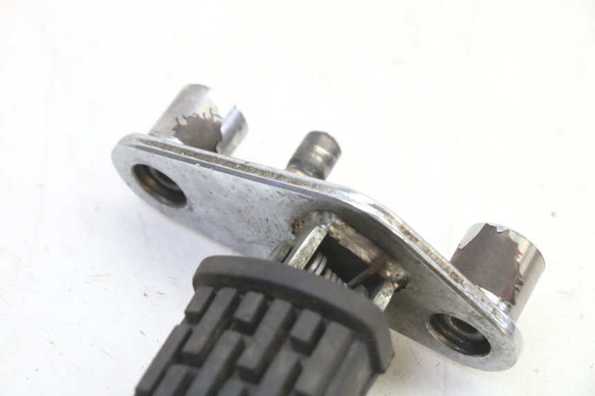 photo de FUSSRASTEN HALTEPLATTEN VORN LINKS APRILIA CLASSIC 125 (1995 - 2001)