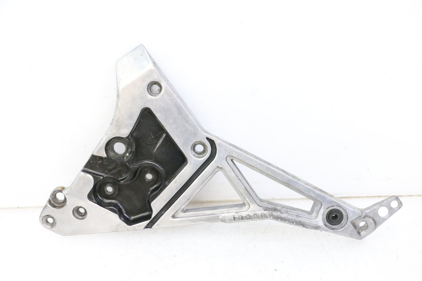 photo de FUSSRASTEN HALTEPLATTEN VORN LINKS YAMAHA FJ 36Y 1100 (1984 - 1985)