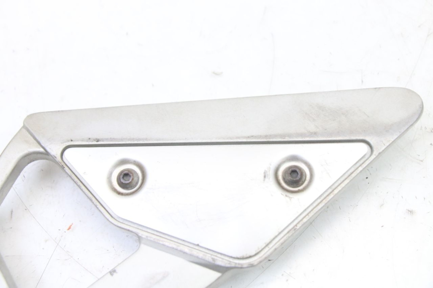 photo de FUSSRASTEN HALTEPLATTEN VORN LINKS YAMAHA FZ6 FAZER S2 600 (2007 - 2011)