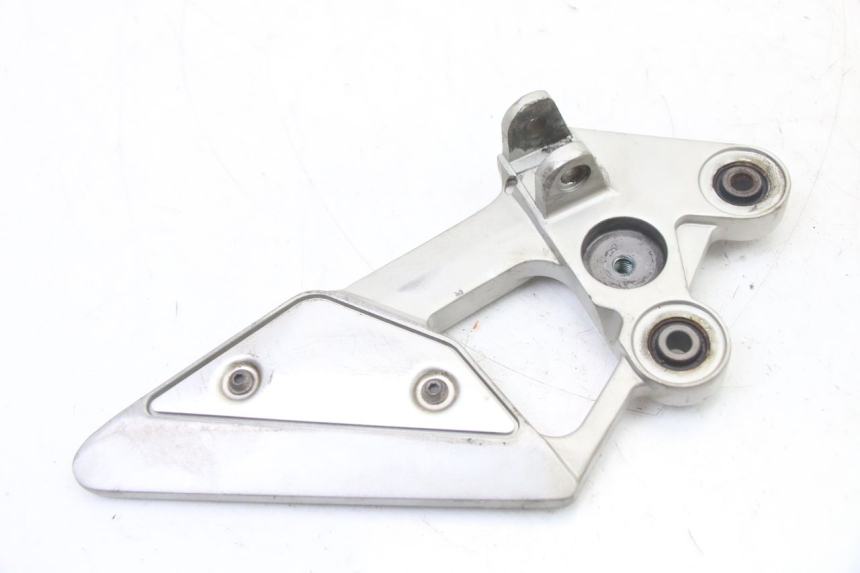 photo de FUSSRASTEN HALTEPLATTEN VORN LINKS YAMAHA FZ6 FAZER S2 600 (2007 - 2011)