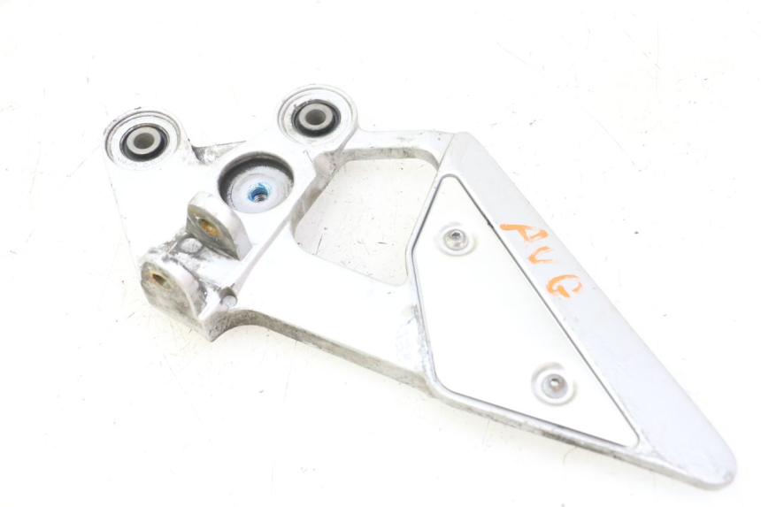 photo de FUSSRASTEN HALTEPLATTEN VORN LINKS YAMAHA FZ6 FAZER S2 600 (2007 - 2011)
