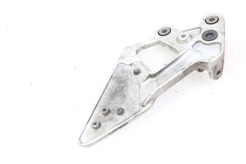 photo de FUSSRASTEN HALTEPLATTEN VORN LINKS YAMAHA FZ6 FAZER S2 600 (2007 - 2011)
