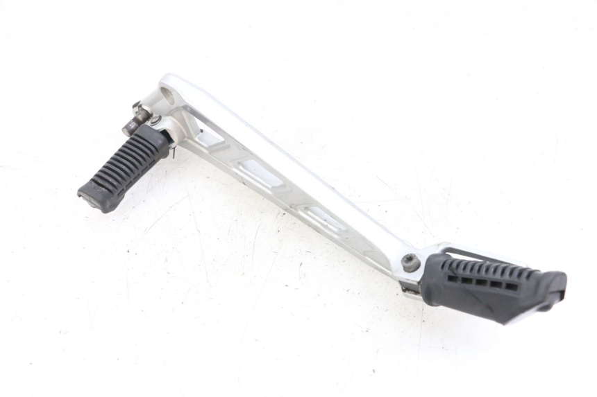 photo de FUSSRASTEN HALTEPLATTEN VORN LINKS HYOSUNG GF 125 (2001 - 2005)