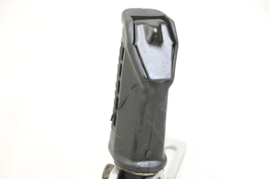 photo de FUSSRASTEN HALTEPLATTEN VORN LINKS HYOSUNG GF 125 (2001 - 2005)