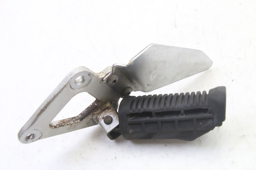 photo de FUSSRASTEN HALTEPLATTEN VORN LINKS SUZUKI GS GSE 500 (2001 - 2003)