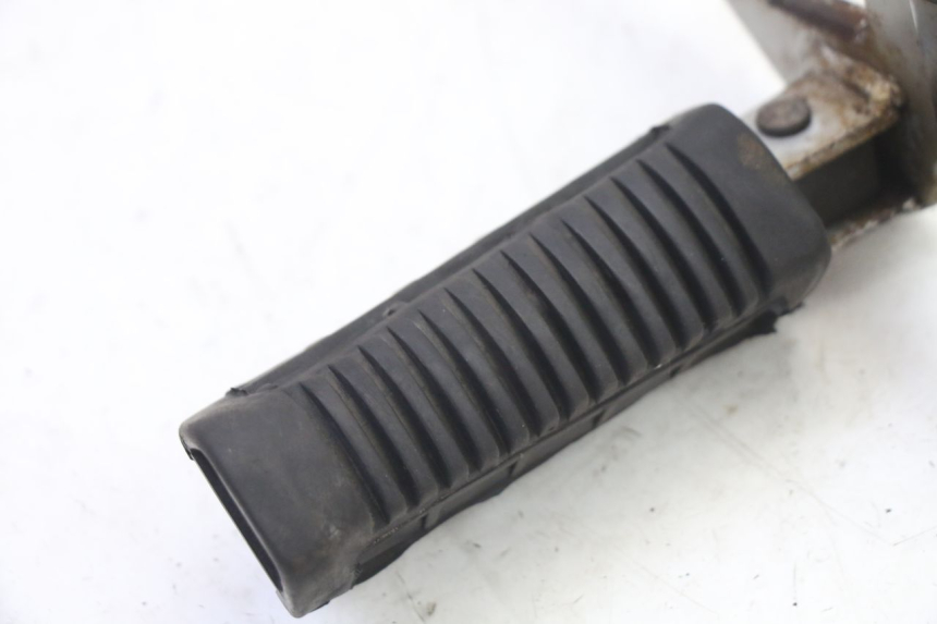 photo de FUSSRASTEN HALTEPLATTEN VORN LINKS SUZUKI GS GSE 500 (2001 - 2003)