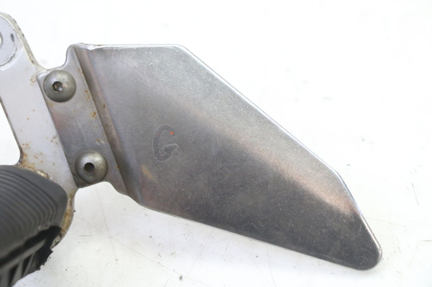 photo de FUSSRASTEN HALTEPLATTEN VORN LINKS SUZUKI GS GSE 500 (2001 - 2003)