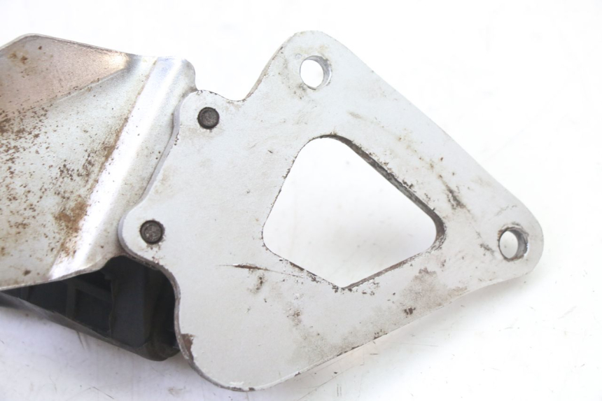 photo de FUSSRASTEN HALTEPLATTEN VORN LINKS SUZUKI GS GSE 500 (2001 - 2003)